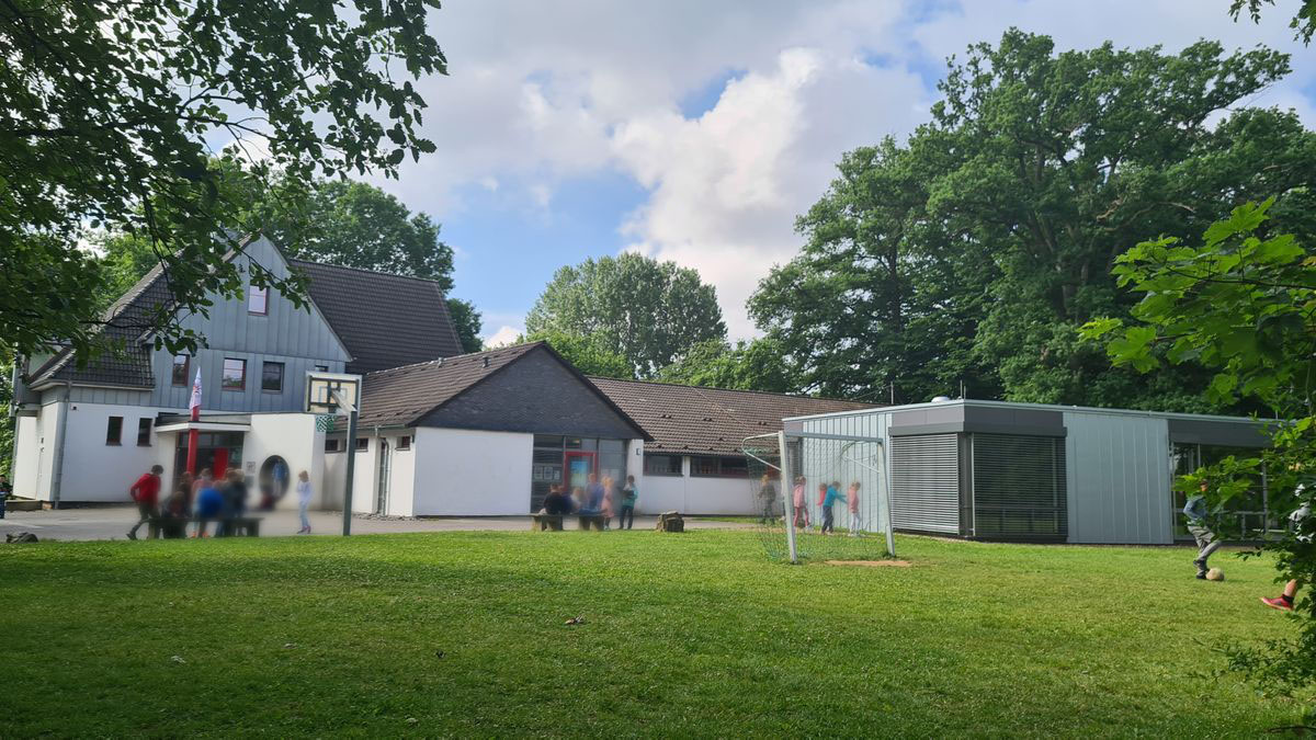 Luftaufnahme des Schulgebäudes der GGS Marienberghausen